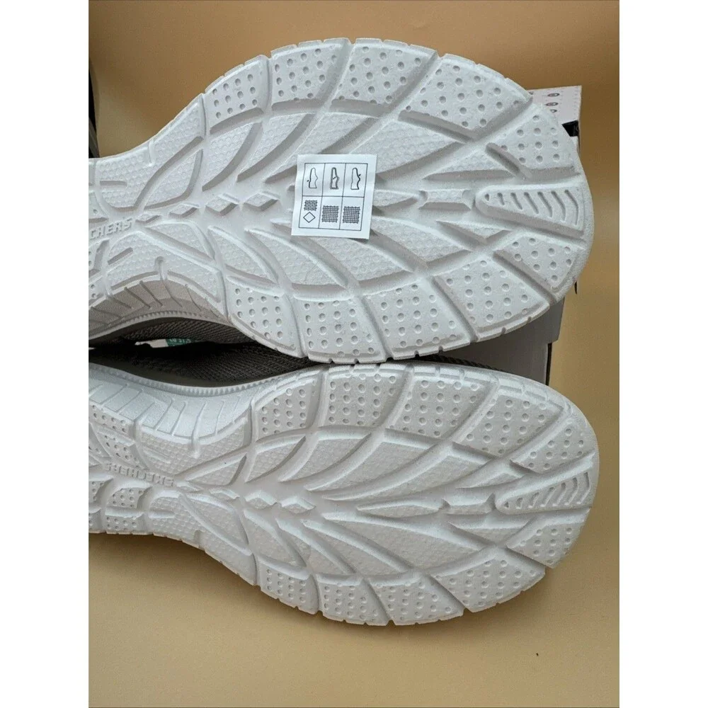 New Skechers Women's Taupe Virtue Swift Fit Sneaker Hands Free Memory Foam 7.5